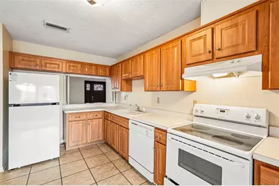 1329 New Bedford Drive, Sun City Center, FL 33573 - Photo 10