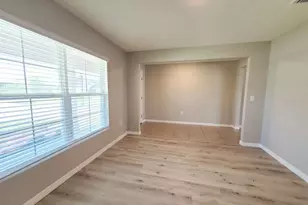 1014 Golden Shiner Ave, Ruskin, FL 33570 - Photo 6