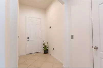 12152 Ledbury Commons Drive, Gibsonton, FL 33534 - Photo 8