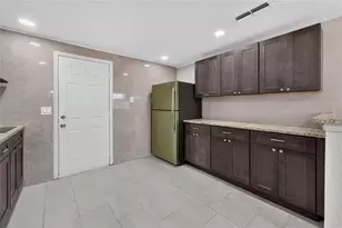 1703 E Idell St, Tampa, FL 33604 - Photo 14