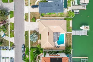 340 Palm Island NE, Clearwater Beach, FL 33767 - Photo 14