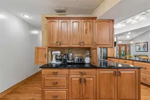 2781 Valencia Ln W, Palm Harbor, FL 34684 - Photo 16