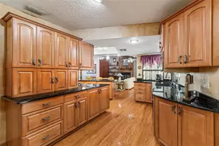 2781 Valencia Ln W, Palm Harbor, FL 34684 - Photo 14