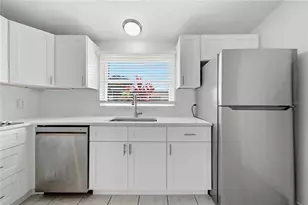 14190 Page Ave, Largo, FL 33774 - Photo 12