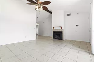 9704 Shalimar Ct, Tampa, FL 33615 - Photo 10