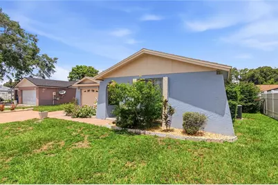 9704 Shalimar Court, Tampa, FL 33615 - Photo 4