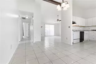 9704 Shalimar Ct, Tampa, FL 33615 - Photo 14