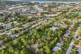 11496 74th Ave, Seminole, FL 33772 - Photo 18