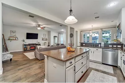 7136 Derwent Glen Circle, Land O Lakes, FL 34637 - Photo 10