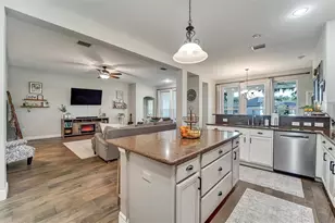 7136 Derwent Glen Cir, Land O Lakes, FL 34637 - Photo 10