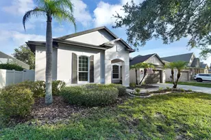 7136 Derwent Glen Cir, Land O Lakes, FL 34637 - Photo 2