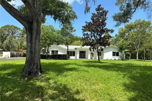 1646 Robin Hood Ln, Clearwater, FL 33764 - Photo 1
