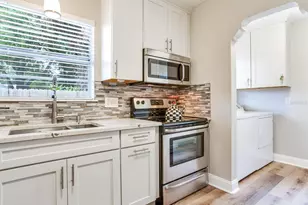 221 N Clearview Ave, Tampa, FL 33609 - Photo 10