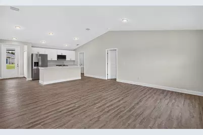 147 Flanders Street, Port Charlotte, FL 33954 - Photo 4