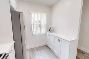 1418 Arrowhead Cir W, Clearwater, FL 33759 - Photo 8