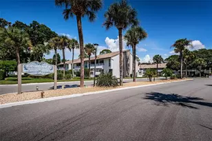 2117 Lakewood Club Dr S, Saint Petersburg, FL 33712 - Photo 32