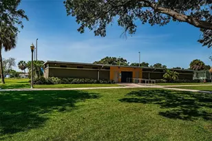 2117 Lakewood Club Dr S, Saint Petersburg, FL 33712 - Photo 40
