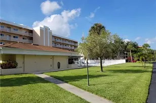 9510 Harbor Greens Way, Seminole, FL 33776 - Photo 26