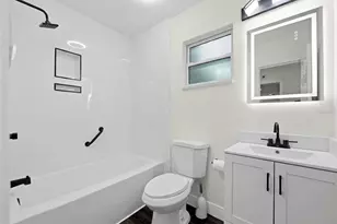 9402 N 12th St, Tampa, FL 33612 - Photo 8