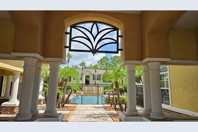 10021 Courtney Palms Boulevard #303, Tampa, FL 33619 - Photo 2