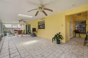 15806 Pennington Rd, Tampa, FL 33624 - Photo 6