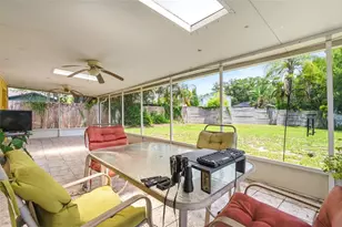 15806 Pennington Rd, Tampa, FL 33624 - Photo 36
