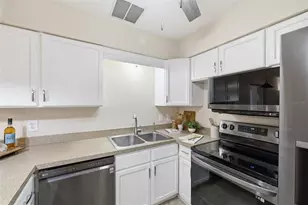 2327 W Knollwood Pl, Tampa, FL 33604 - Photo 20