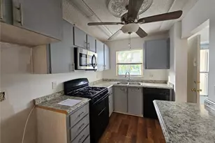 2850 59th Street S, Saint Petersburg, FL 33707 - Photo 8