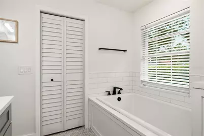 16607 Longleat Drive, Lutz, FL 33549 - Photo 18