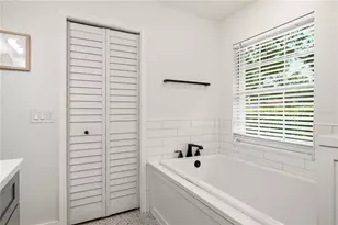 16607 Longleat Dr, Lutz, FL 33549 - Photo 18