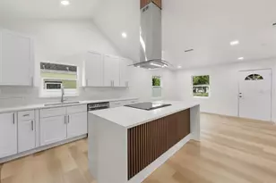 2590 18th Ave N, Saint Petersburg, FL 33713 - Photo 10