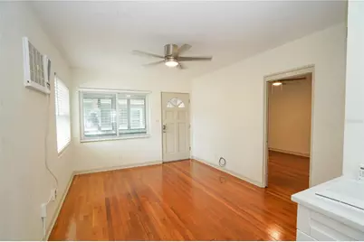 2001 Dr Martin Luther King Jr Street N #4, Saint Petersburg, FL 33704 - Photo 4