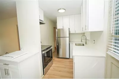 2001 Dr Martin Luther King Jr Street N #4, Saint Petersburg, FL 33704 - Photo 6