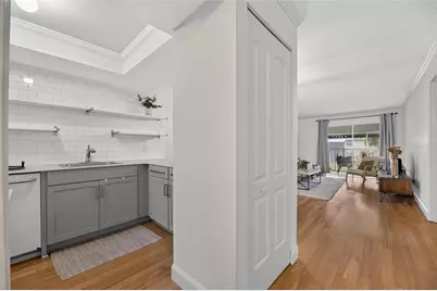 3812 N Oak Drive #M32, Tampa, FL 33611 - Photo 4