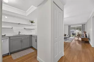 3812 N Oak Dr, Tampa, FL 33611 - Photo 4