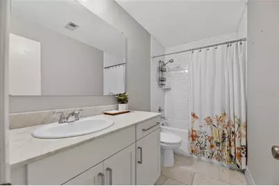 3812 N Oak Drive #M32, Tampa, FL 33611 - Photo 18