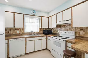 3047 Cascade Dr, Clearwater, FL 33761 - Photo 14