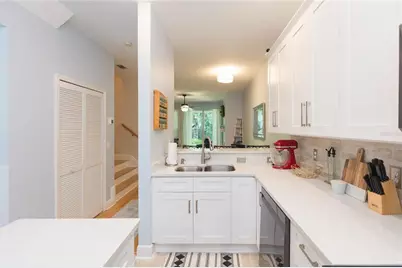 1050 Starkey Road #104, Largo, FL 33771 - Photo 8
