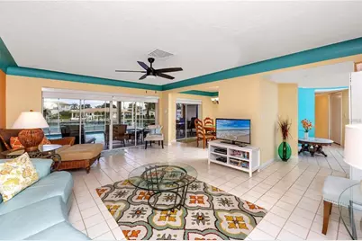 2096 Massachusetts Avenue NE, Saint Petersburg, FL 33703 - Photo 12
