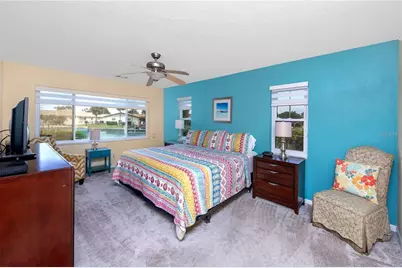 2096 Massachusetts Avenue NE, Saint Petersburg, FL 33703 - Photo 28