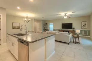7217 Ronnie Gardens Ct, Tampa, FL 33619 - Photo 10