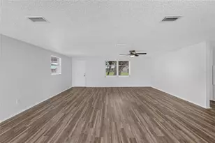5010 Shetland Ave, Tampa, FL 33615 - Photo 10