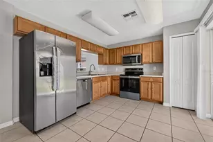 10717 Shady Preserve Dr, Riverview, FL 33579 - Photo 8
