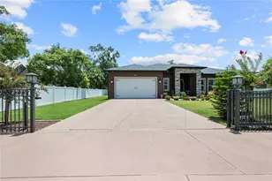 17601 Hanna Rd, Lutz, FL 33549 - Photo 1