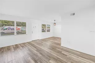 1051 79th Ave N, Saint Petersburg, FL 33702 - Photo 4