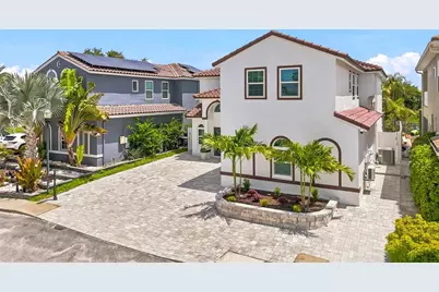 10627 Hatteras Drive SW, Tampa, FL 33615 - Photo 4