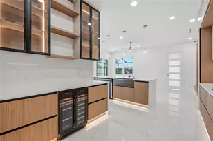 10627 Hatteras Dr SW, Tampa, FL 33615 - Photo 24