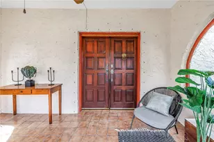 6120 5th Ave S, Saint Petersburg, FL 33707 - Photo 6