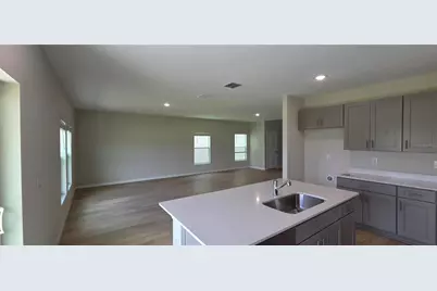 36645 Sagemoor Drive, Zephyrhills, FL 33541 - Photo 12