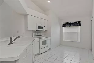 8512 Heyward Rd, Tampa, FL 33635 - Photo 10